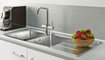 Kuchyňská baterie Grandis E získává popularitu nejen v kancelářských budovách